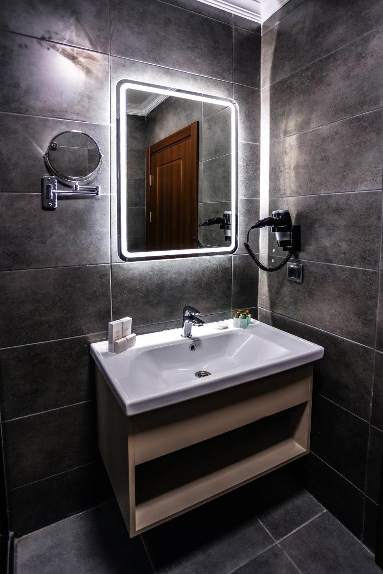 Mays Royal Hotel Istanbul Ngoại thất bức ảnh
